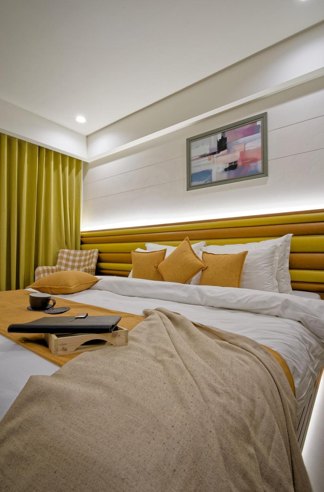 Hotel Lake Point 阿穆达巴 外观 照片